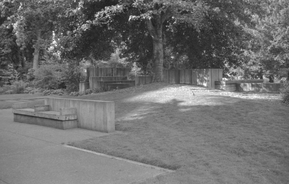 Street & Shadow — photo 0622